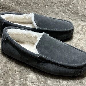 NEW Koolaburra by UGG Tipton Suede Slip On Moccasin Men’s Size 12 Gray
